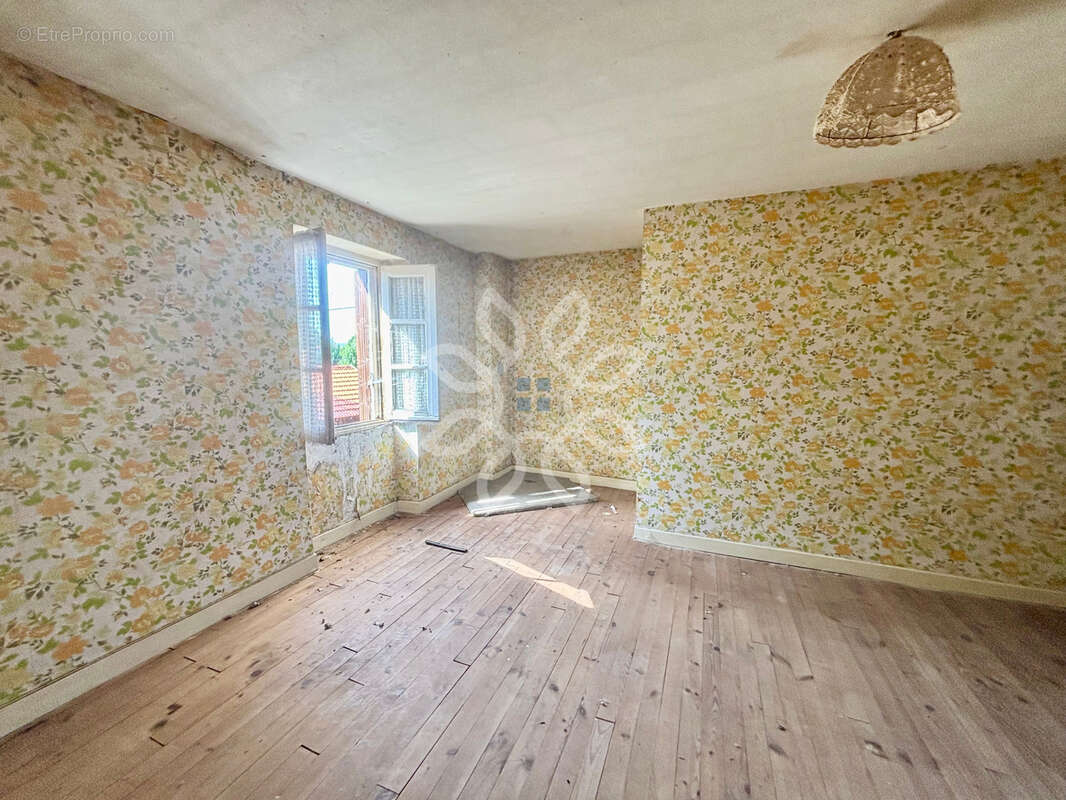 Maison à BOURNONCLE-SAINT-PIERRE