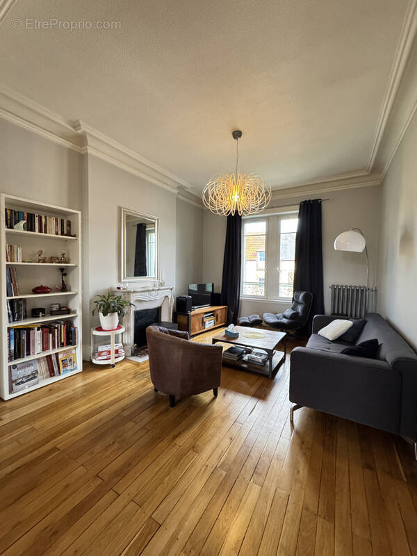 Appartement à MOULINS