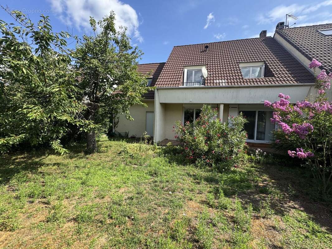 Maison à VERNEUIL-SUR-SEINE