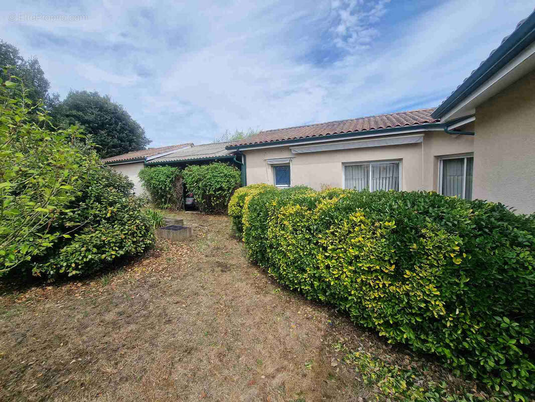 Maison à SAINT-CIERS-DE-CANESSE