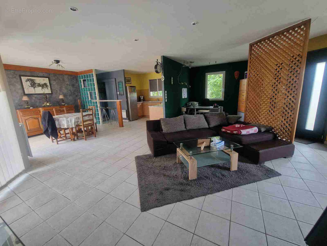 Maison à SAINT-CIERS-DE-CANESSE