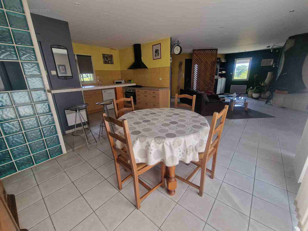 Maison à SAINT-CIERS-DE-CANESSE