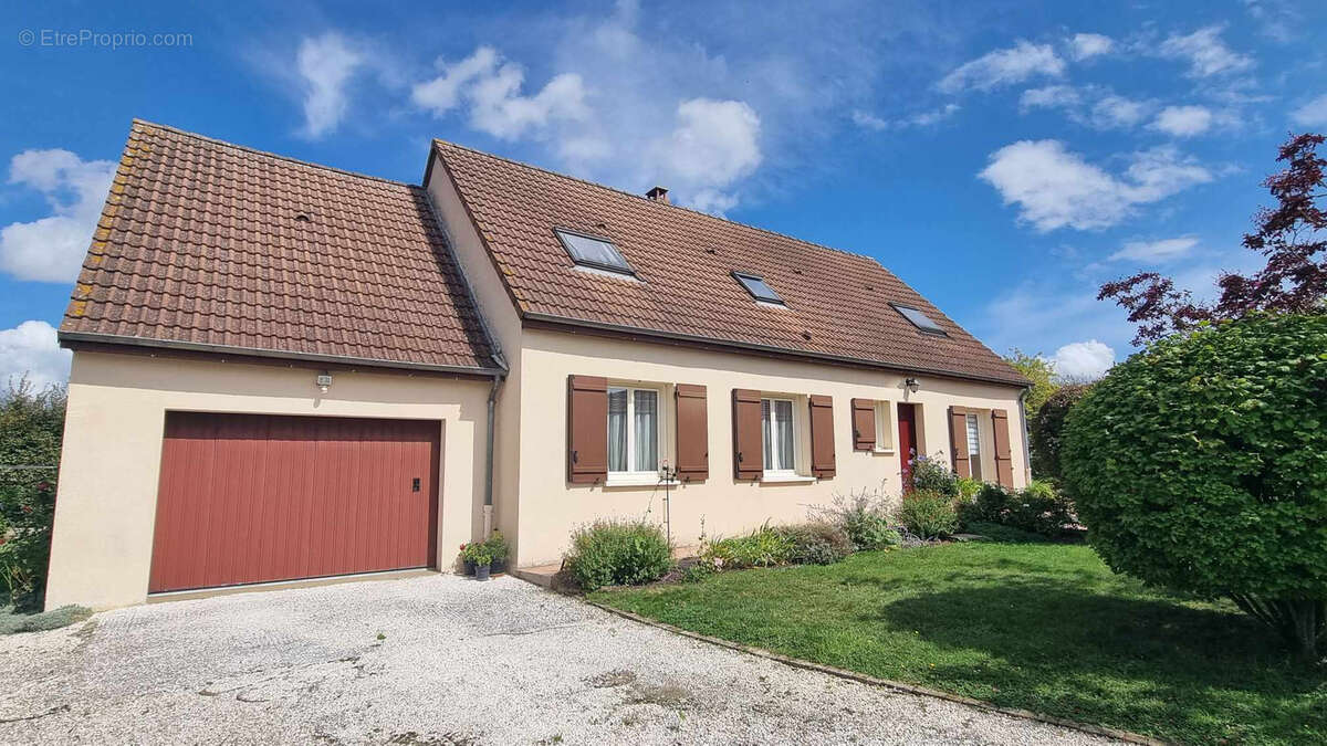 Maison à SAINT-CALAIS