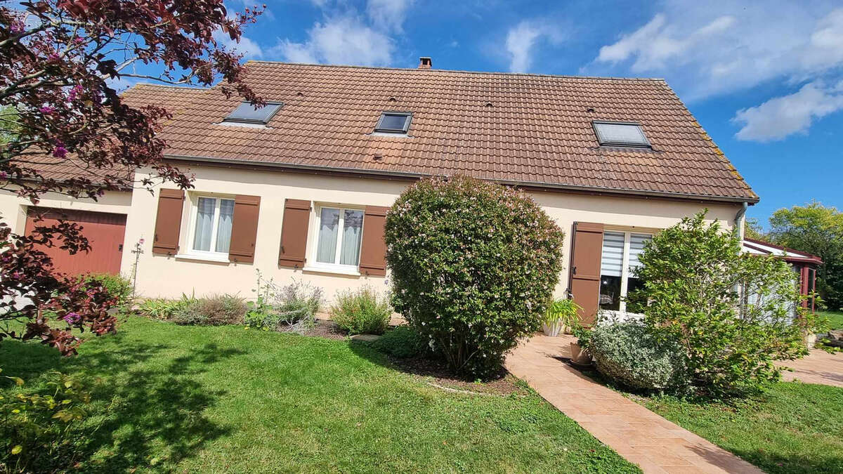 Maison à SAINT-CALAIS