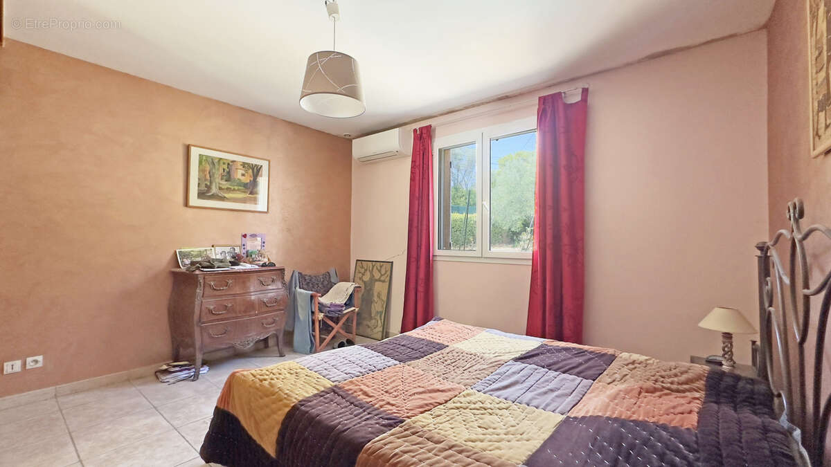 Maison à SOLLIES-TOUCAS