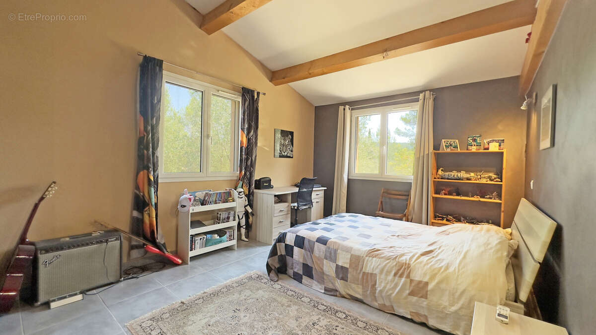 Maison à SOLLIES-TOUCAS