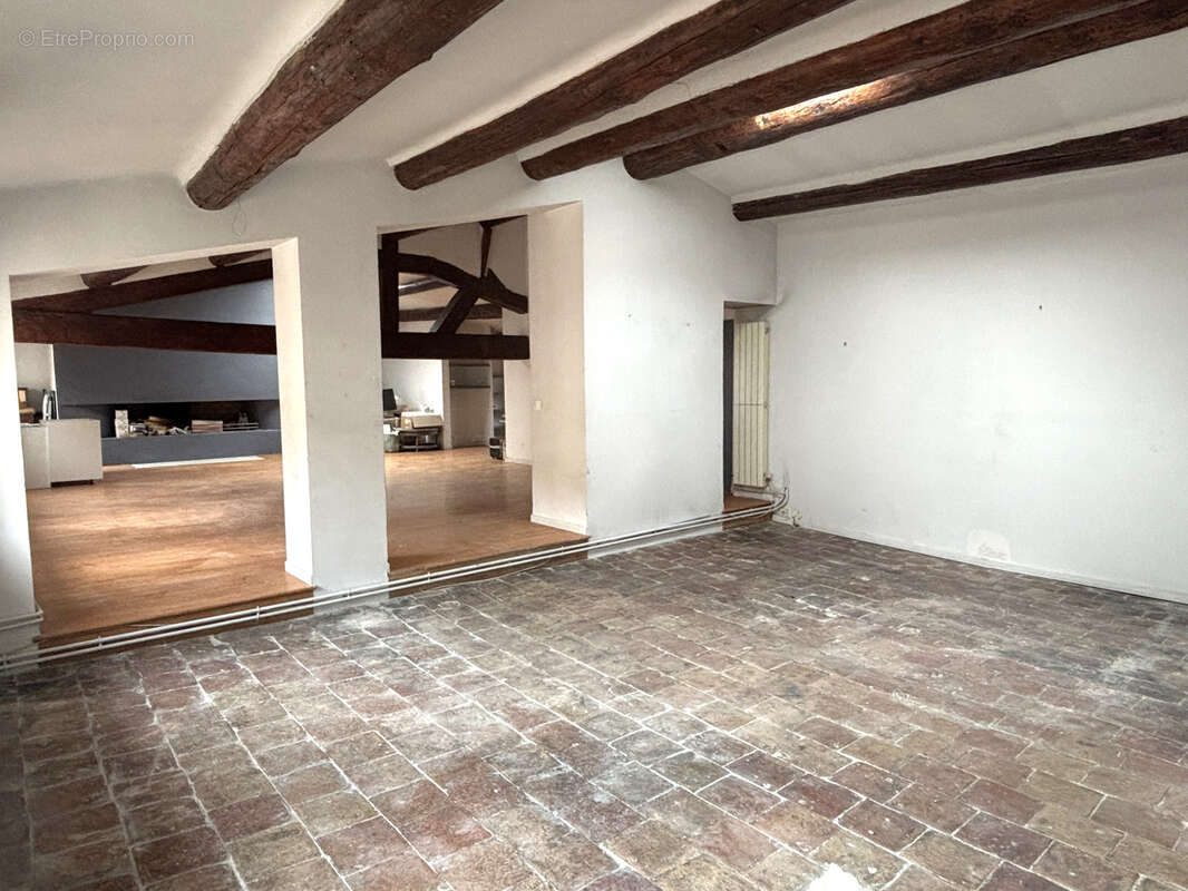 Appartement à MARSEILLE-1E