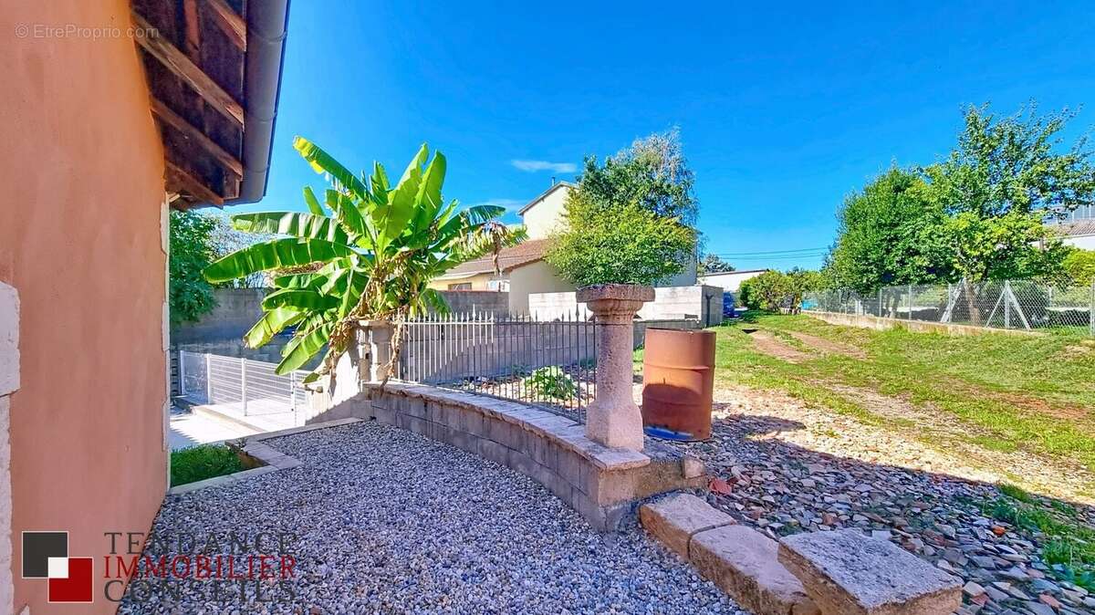 Maison à SAINT-ETIENNE-DES-OULLIERES