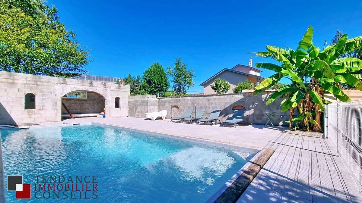 Maison à SAINT-ETIENNE-DES-OULLIERES