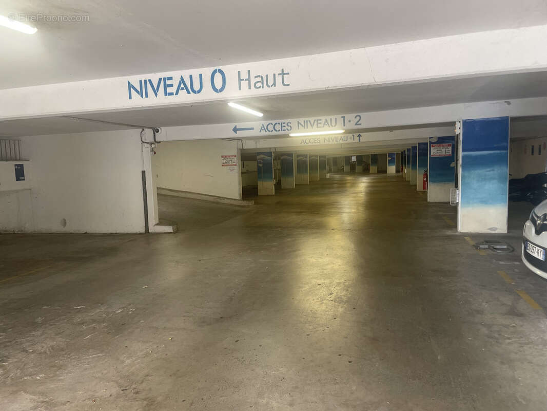 Parking à LA SEYNE-SUR-MER