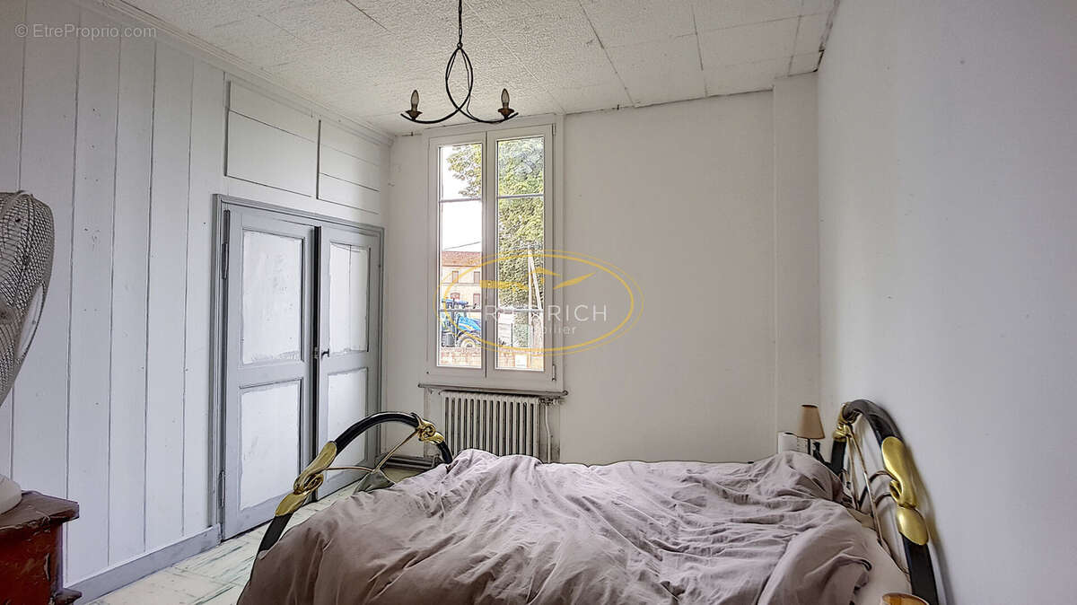 Maison à GONDRECOURT-LE-CHATEAU