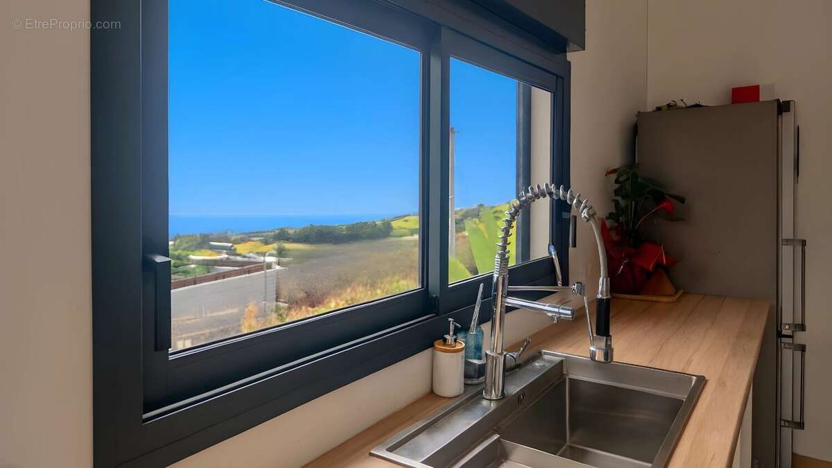 Maison à LES TROIS-BASSINS