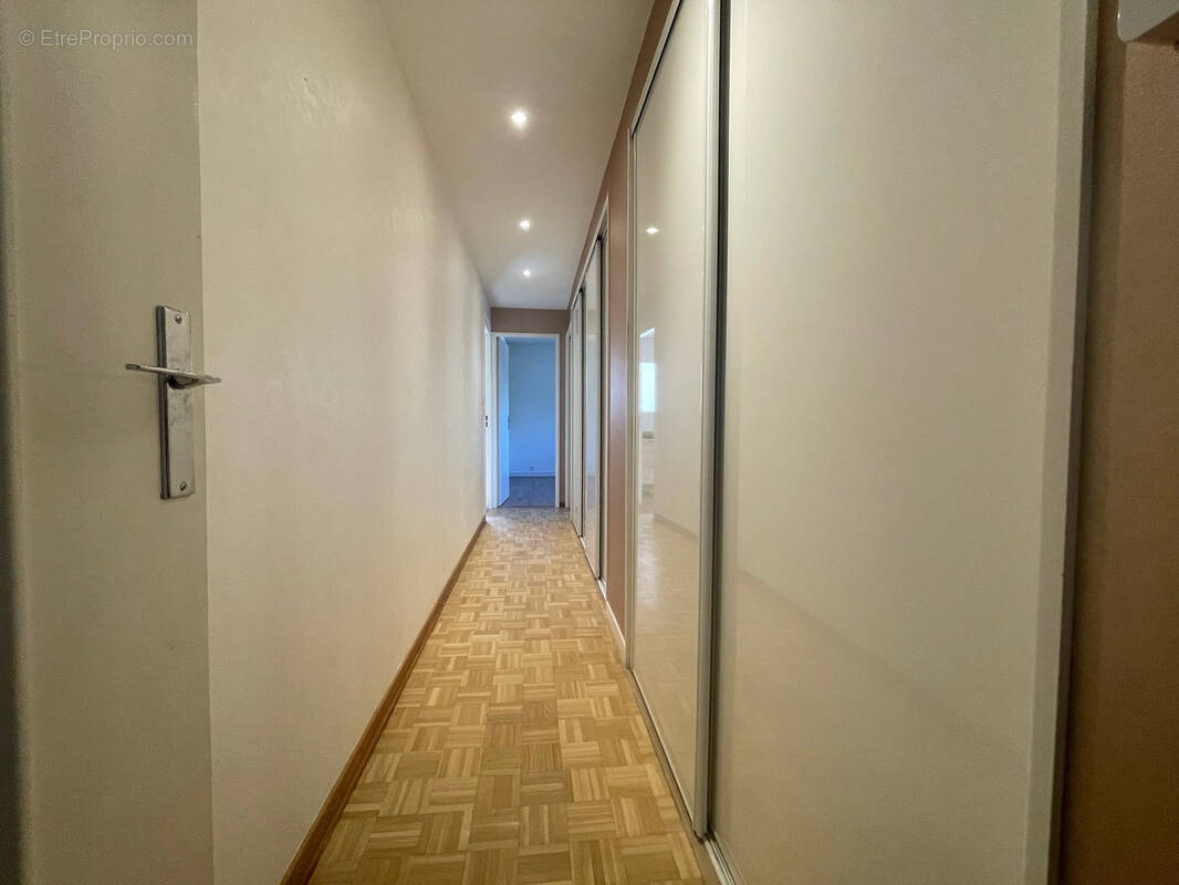 Appartement à LA RICHE