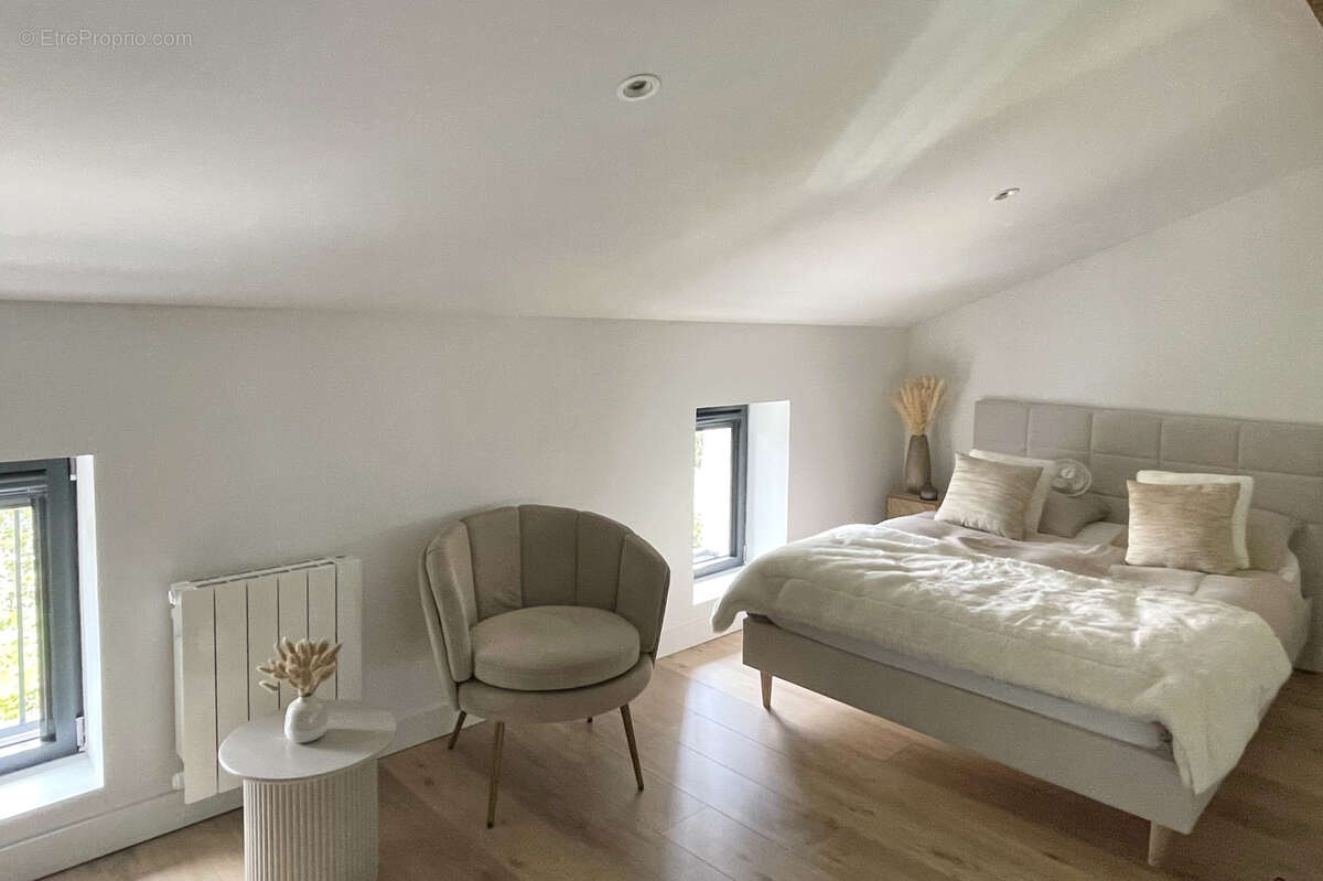 Appartement à CRAPONNE