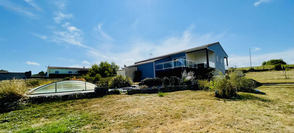 Maison à BUSSAC-SUR-CHARENTE