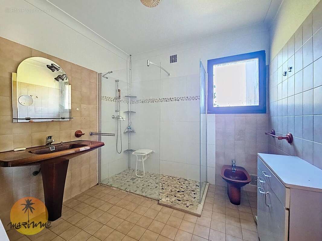 Maison à SAINT-LAURENT-DU-VAR