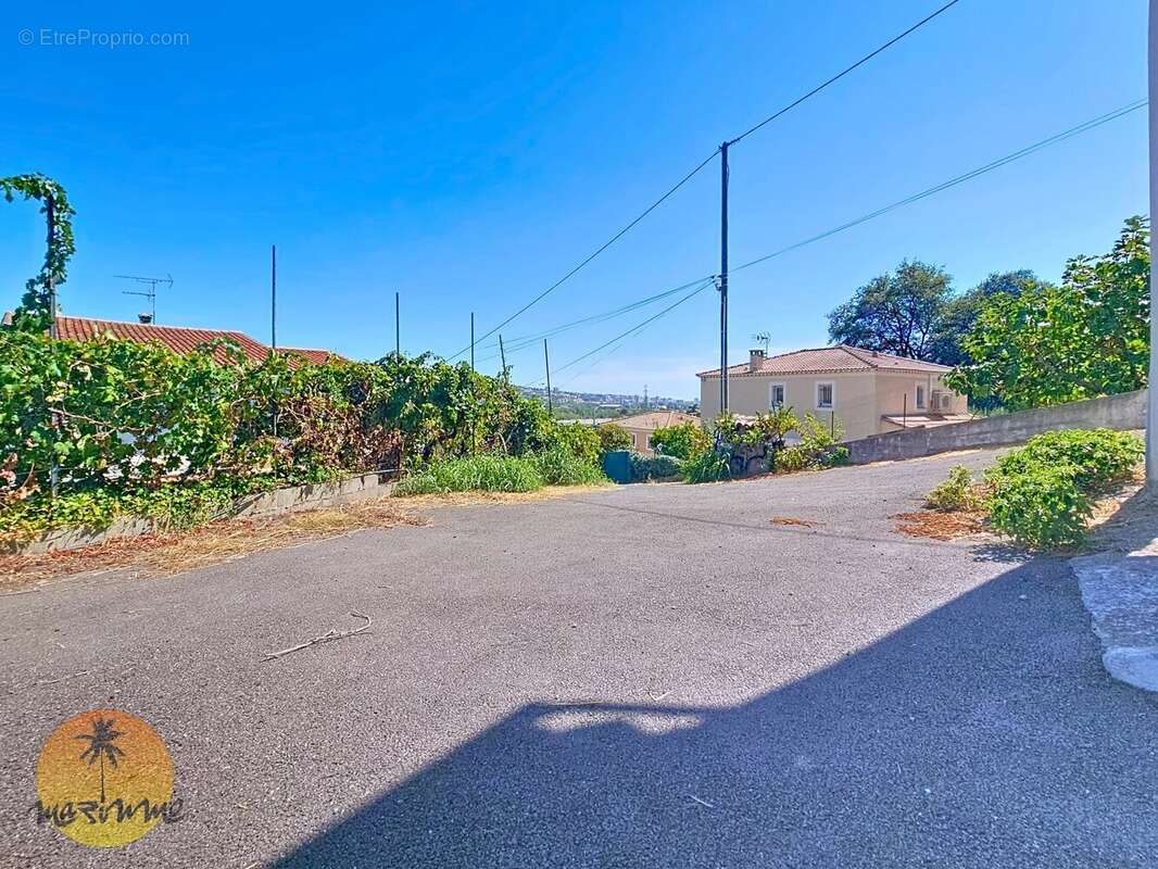 Maison à SAINT-LAURENT-DU-VAR