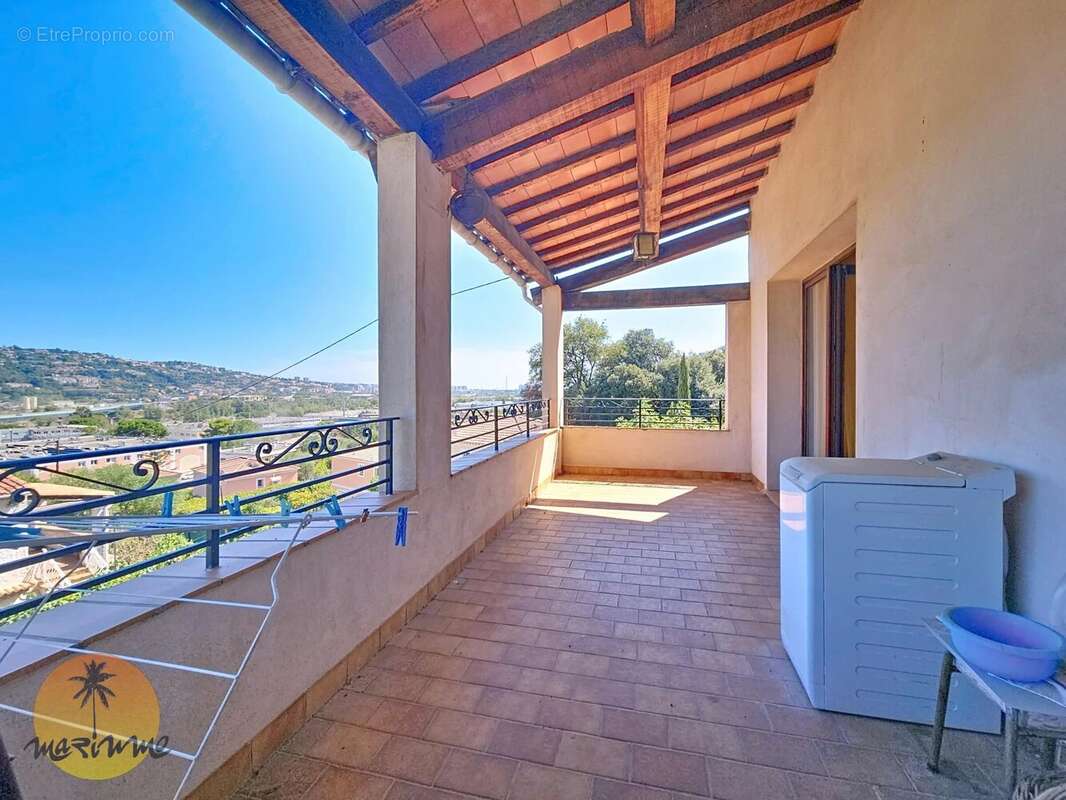 Maison à SAINT-LAURENT-DU-VAR