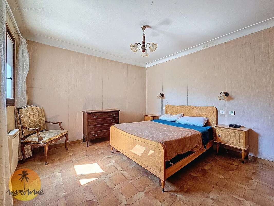 Maison à SAINT-LAURENT-DU-VAR