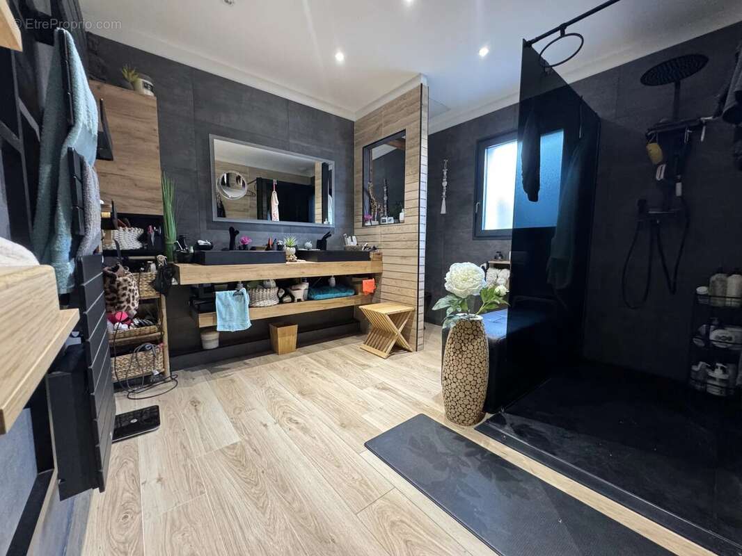 Maison à VILLEMANDEUR