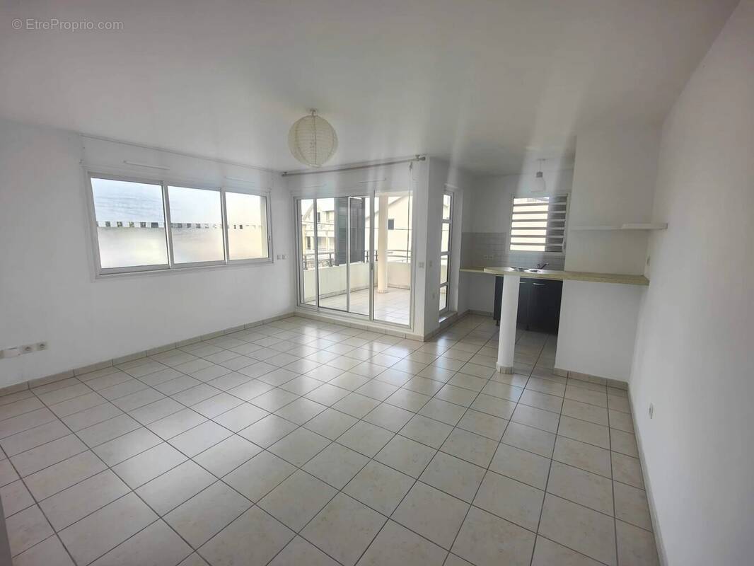 Appartement à LES AVIRONS