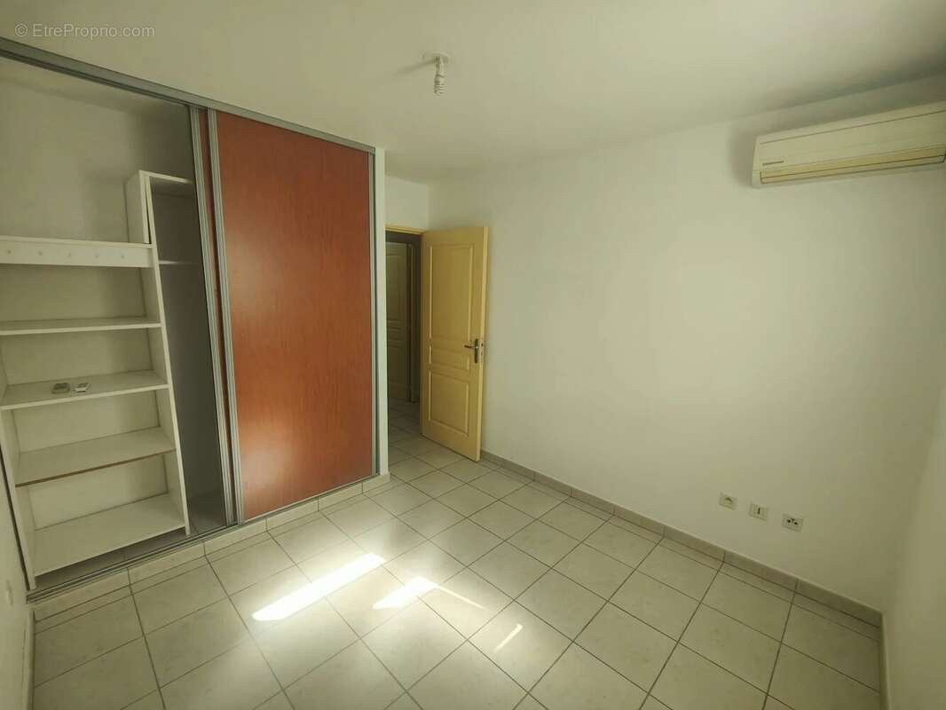 Appartement à LES AVIRONS