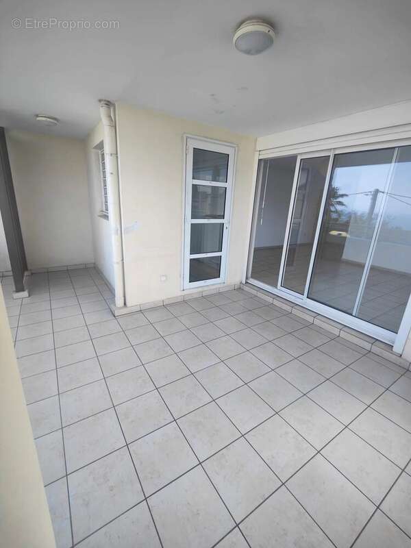 Appartement à LES AVIRONS