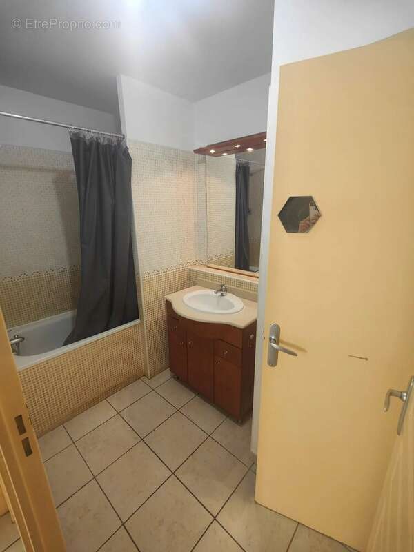 Appartement à LES AVIRONS