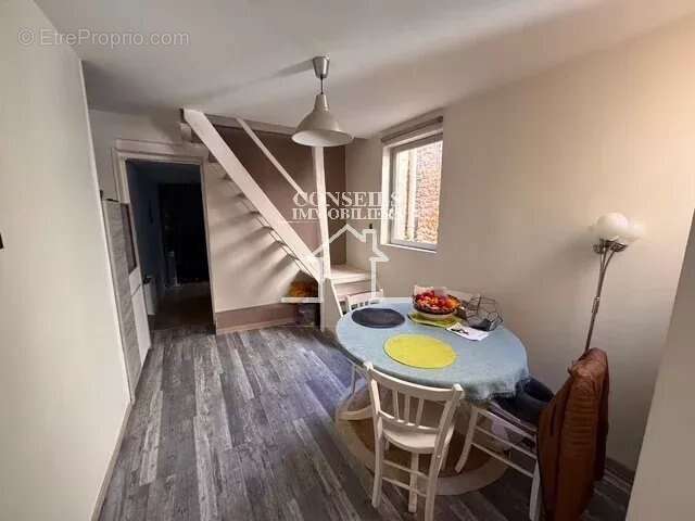 Maison à VILLENEUVE-SUR-YONNE