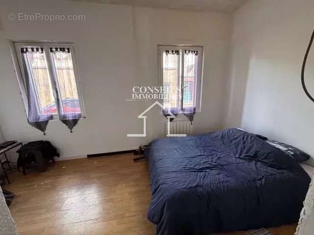 Maison à VILLENEUVE-SUR-YONNE