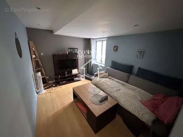 Maison à VILLENEUVE-SUR-YONNE