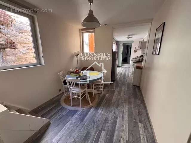 Maison à VILLENEUVE-SUR-YONNE