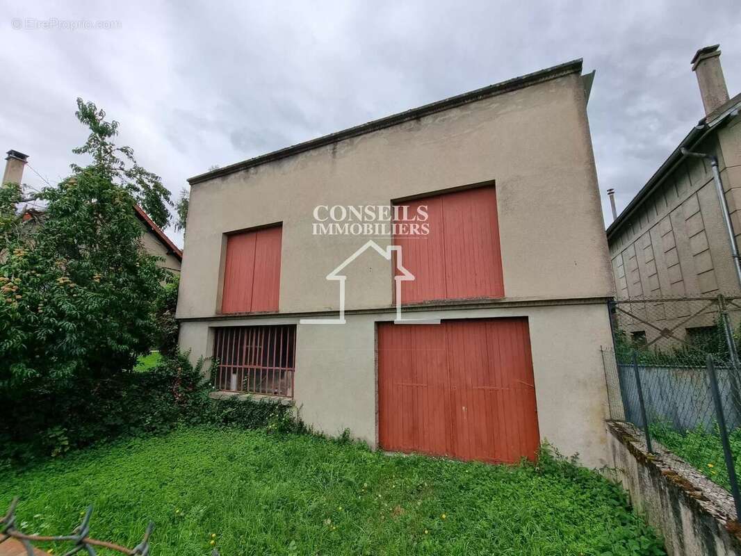 Maison à VILLENEUVE-SUR-YONNE