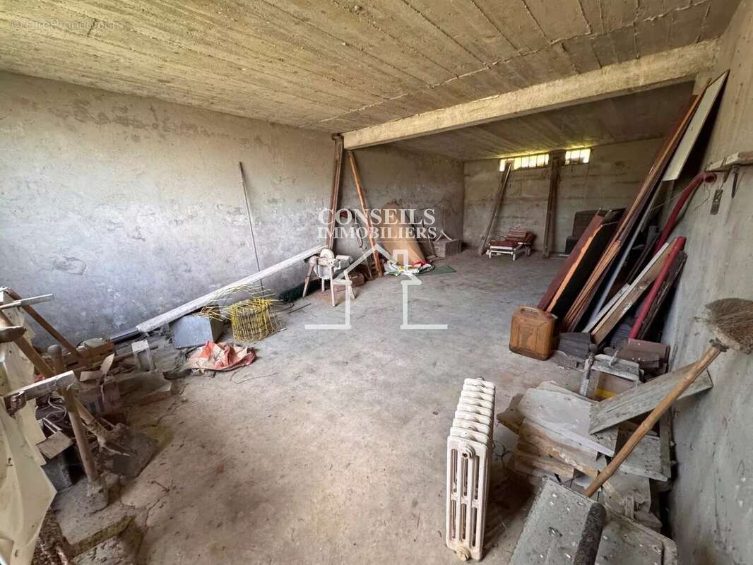 Maison à VILLENEUVE-SUR-YONNE