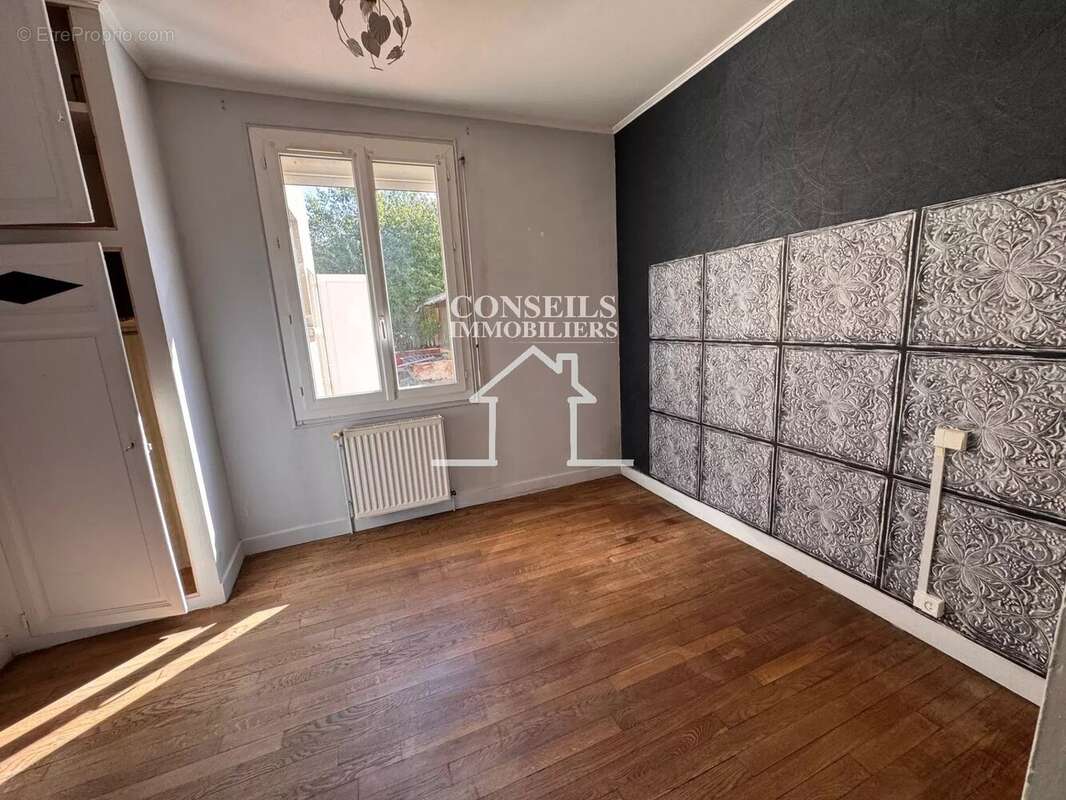 Maison à VILLENEUVE-SUR-YONNE