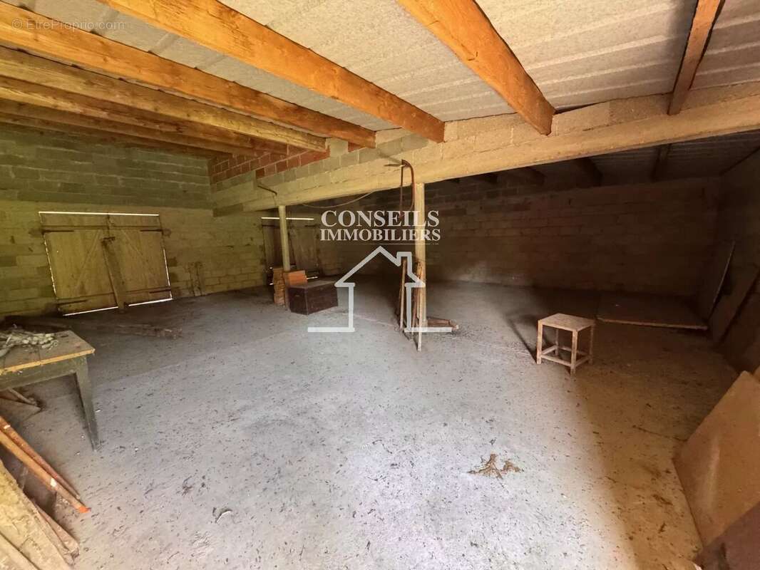 Maison à VILLENEUVE-SUR-YONNE