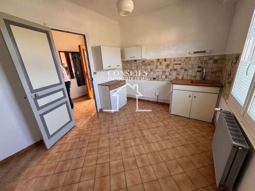 Maison à VILLENEUVE-SUR-YONNE