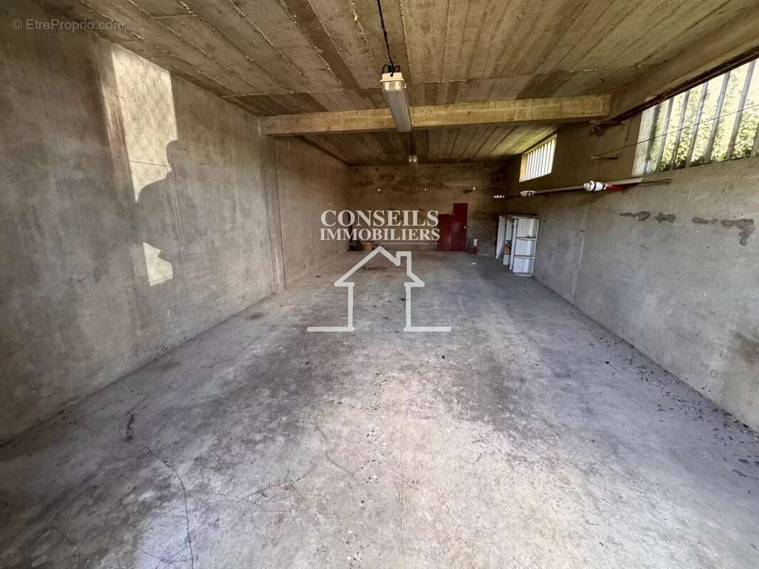 Maison à VILLENEUVE-SUR-YONNE