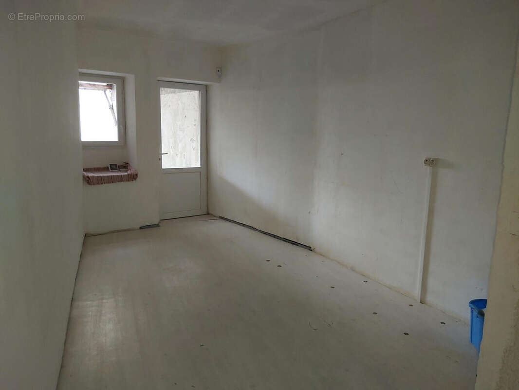 20250828_102117 - Commerce à NONTRON