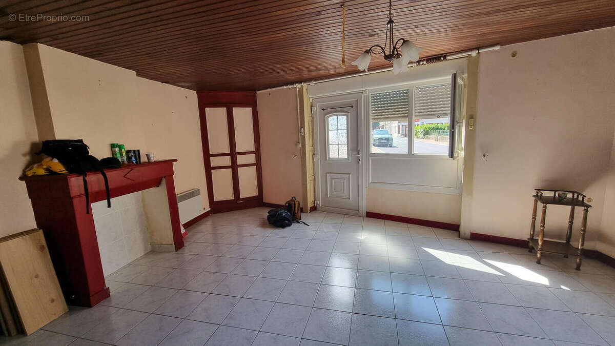 20250811_111649 - Maison à JAVERLHAC-ET-LA-CHAPELLE-SAINT-ROBERT