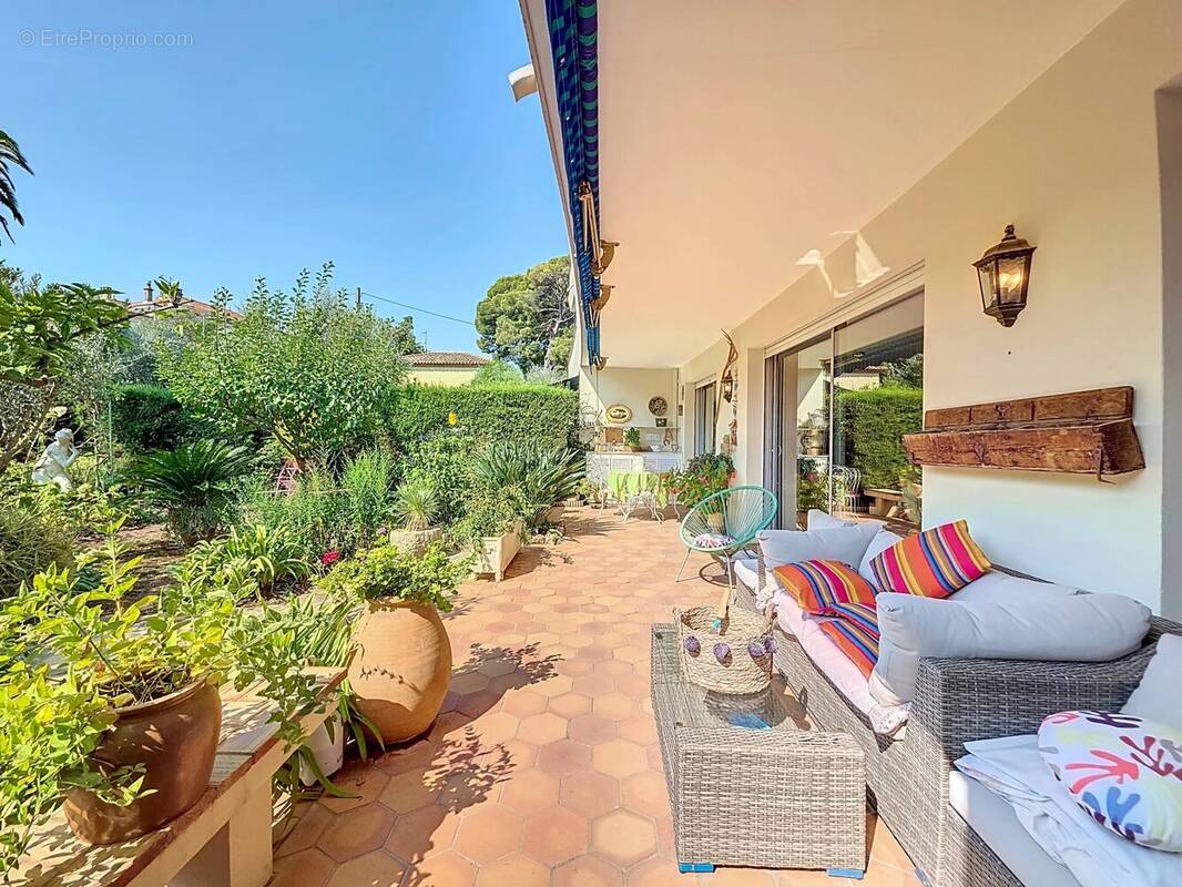 Appartement à LE CANNET