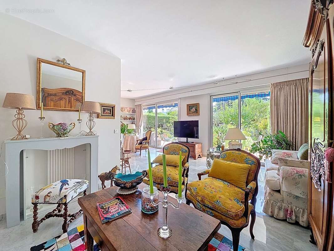 Appartement à LE CANNET