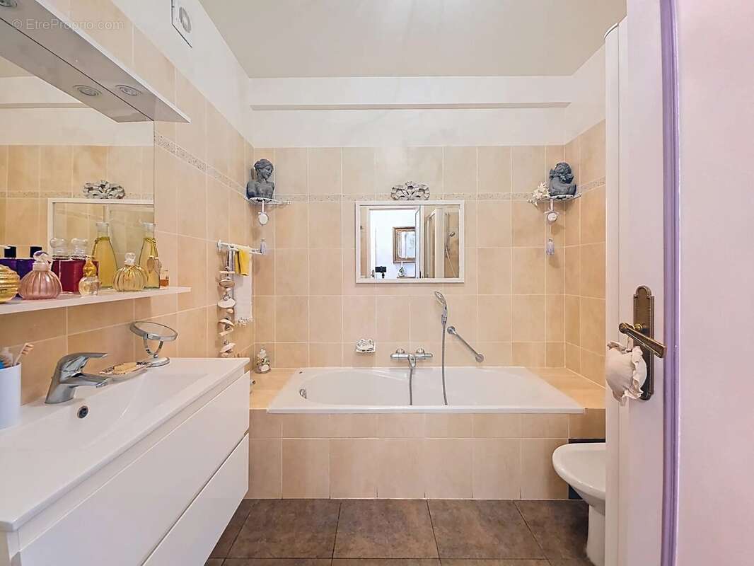 Appartement à LE CANNET