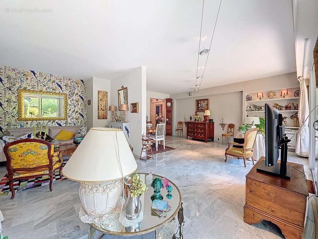 Appartement à LE CANNET