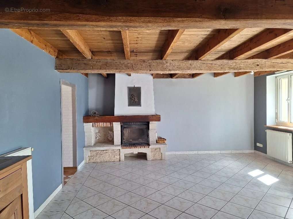 Maison à MONTBRON
