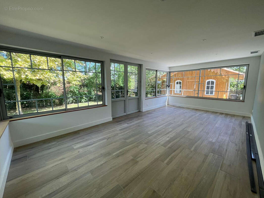 Maison à VILLENAVE-D'ORNON