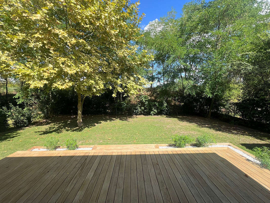 Maison à VILLENAVE-D'ORNON