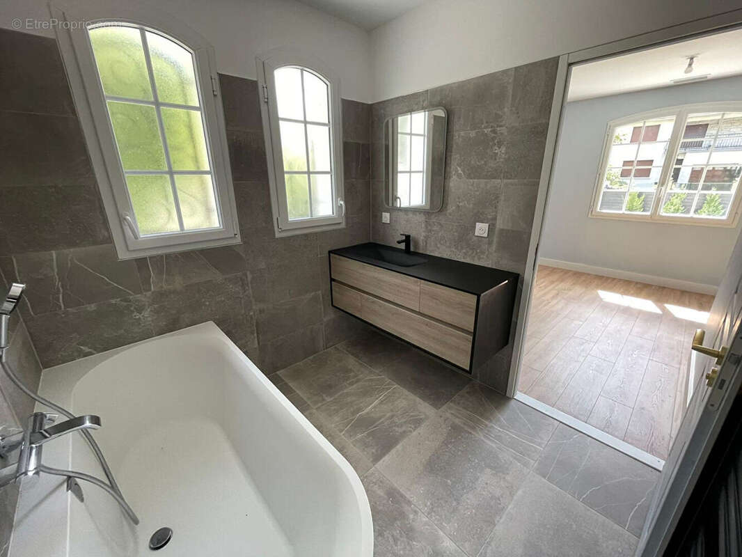 Maison à VILLENAVE-D'ORNON