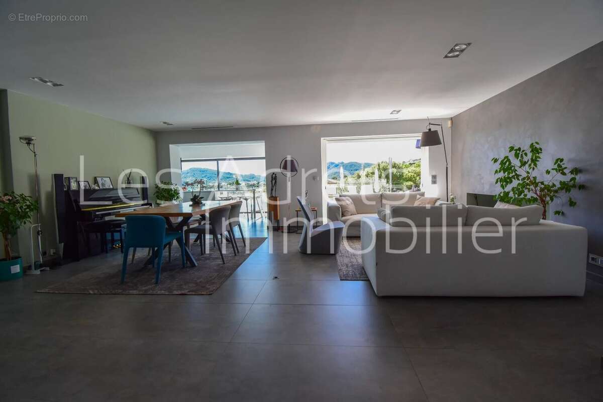 Maison à LES ADRETS-DE-L&#039;ESTEREL