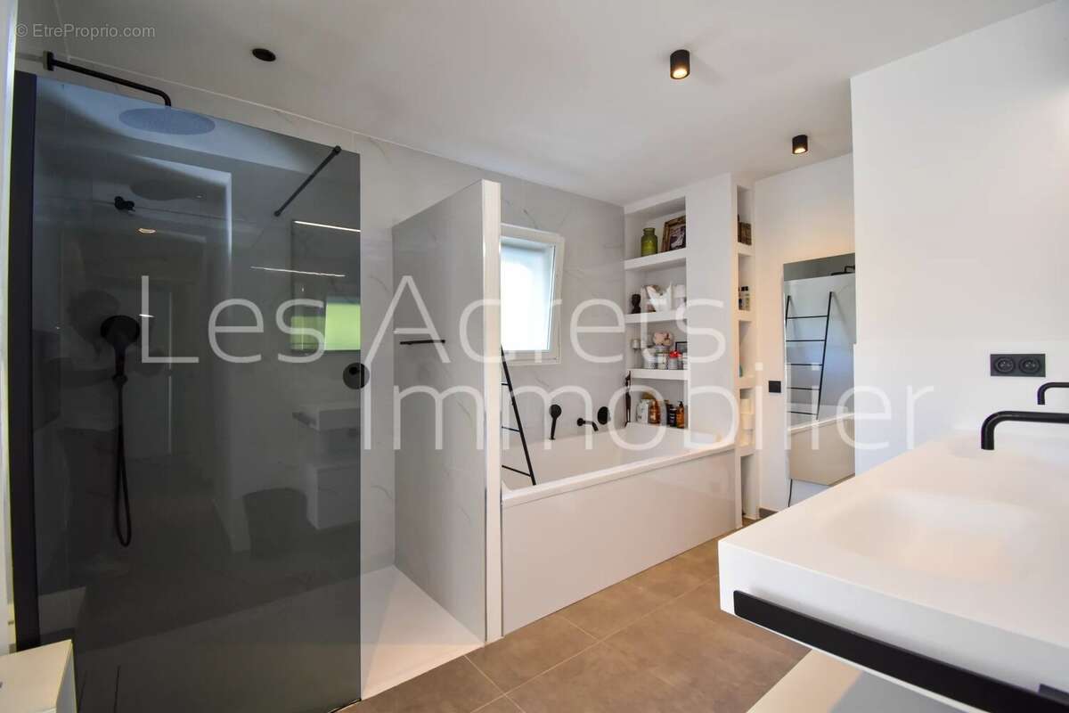 Maison à LES ADRETS-DE-L&#039;ESTEREL